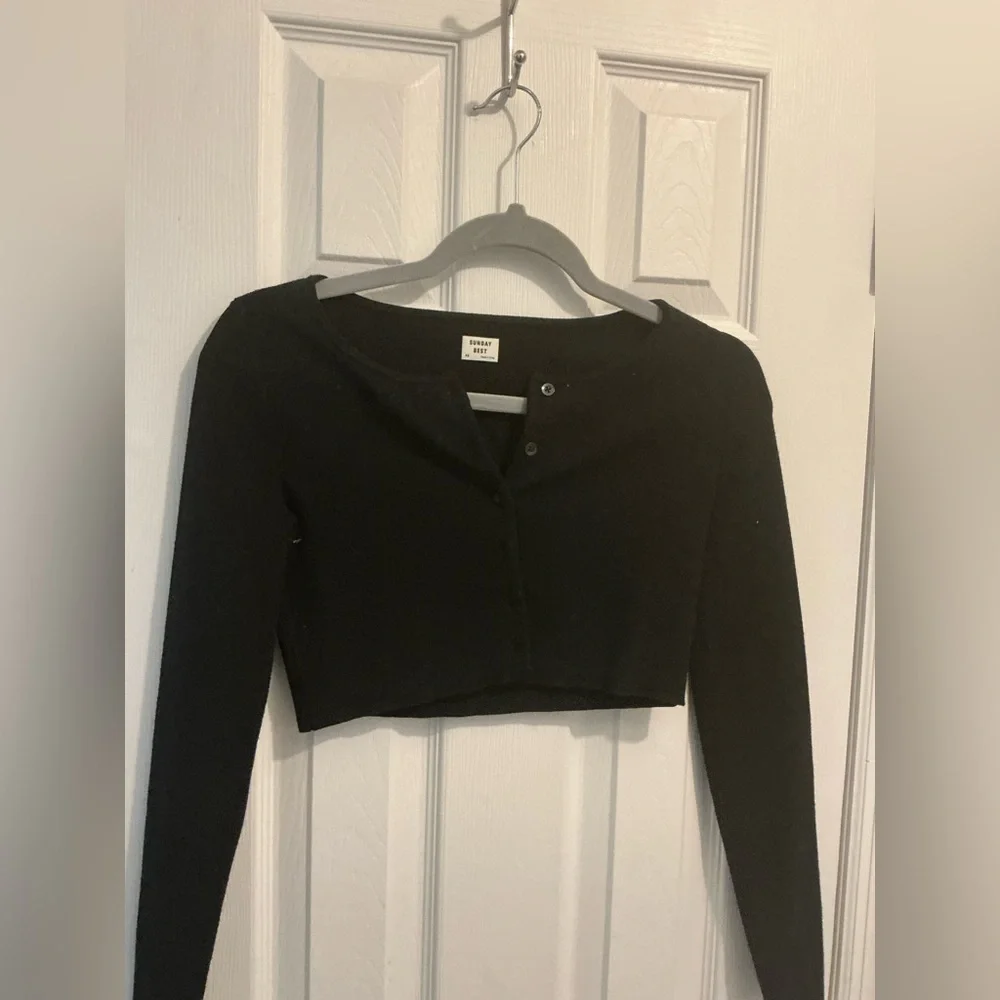 Black Long Sleeve Crop Top/ cardigan - Picture 5 of 6